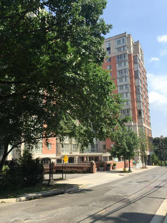 Boq Lodging In Rosslyn Вашингтон Екстериор снимка